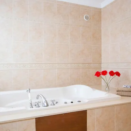 Playa Blanca Sleeps 8 Pool Wifi